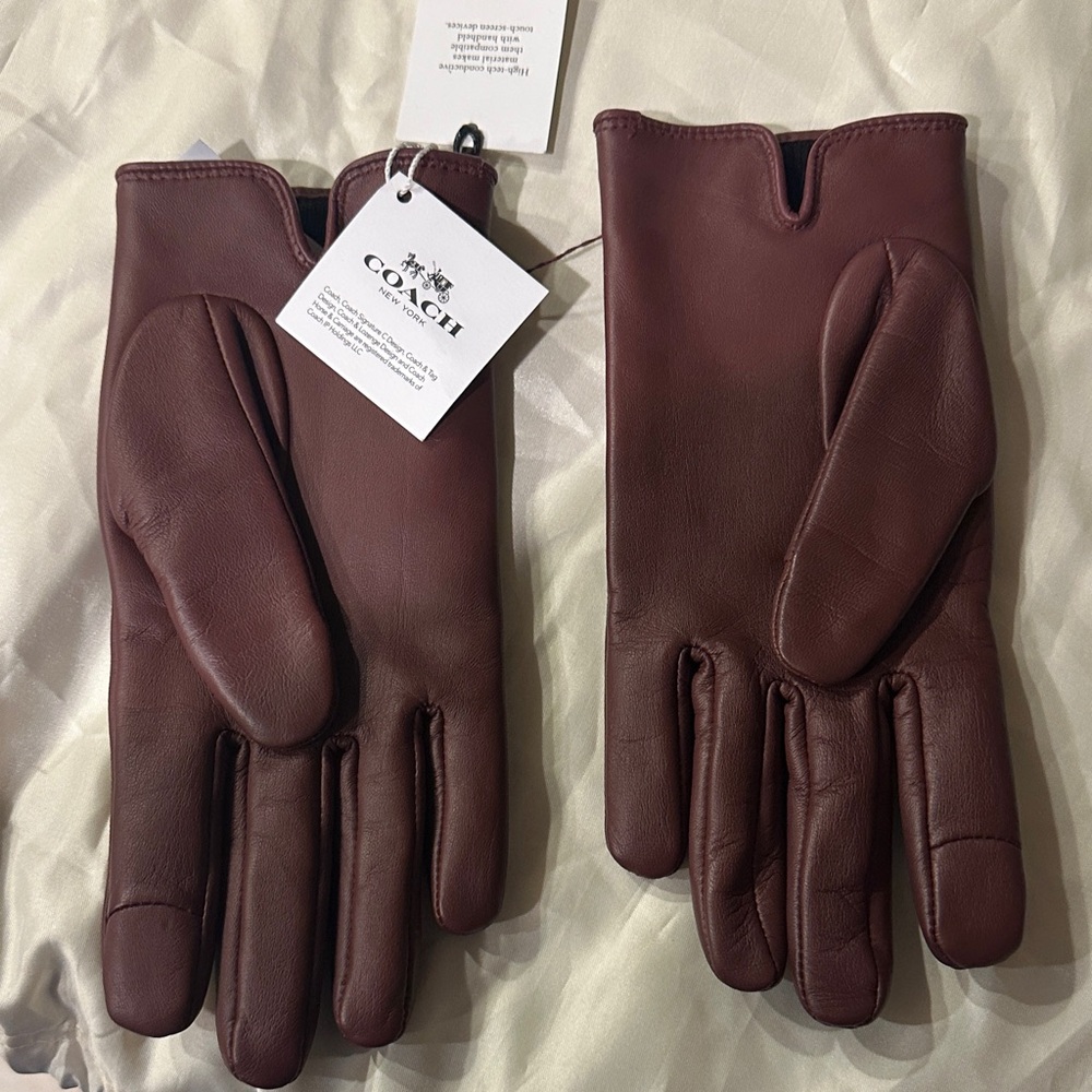 Coach Wine Quilted Sheep Leather Tech Gloves w/Wool Lining - Picture 6 of 14